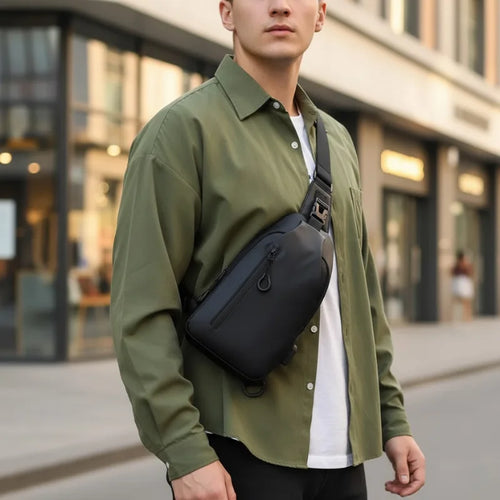 SyncPack™ – Waterproof shoulder bag with USB port