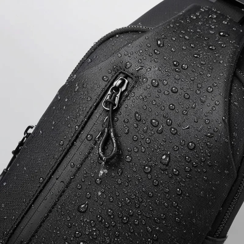 SyncPack™ – Waterproof shoulder bag with USB port