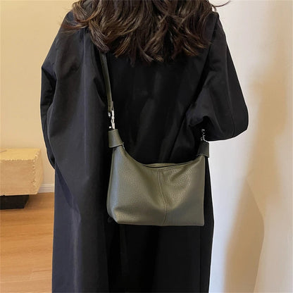 Force | Roly Shoulder Bag