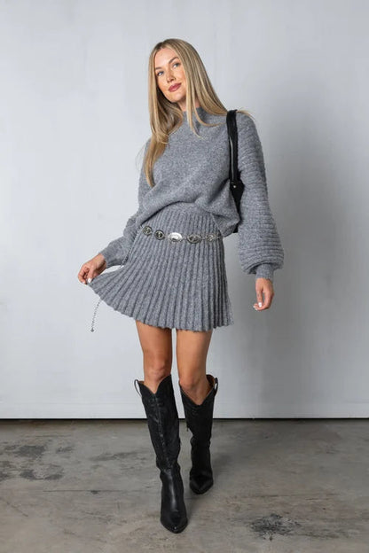 Force | Elegant sweater and pleated skirt nina