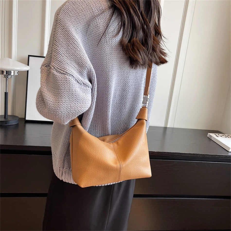 Force | Roly Shoulder Bag