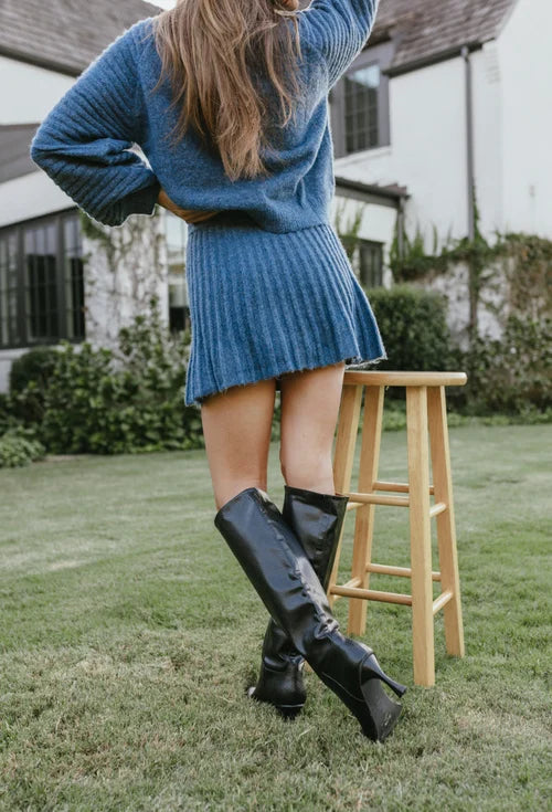Force | Elegant sweater and pleated skirt nina