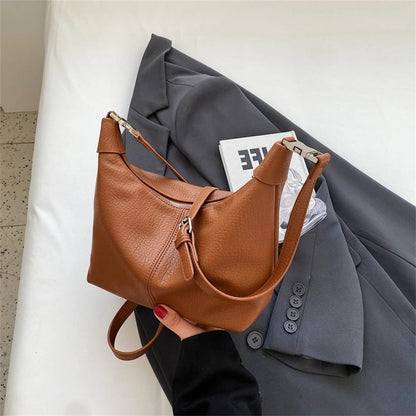 Force | Roly Shoulder Bag