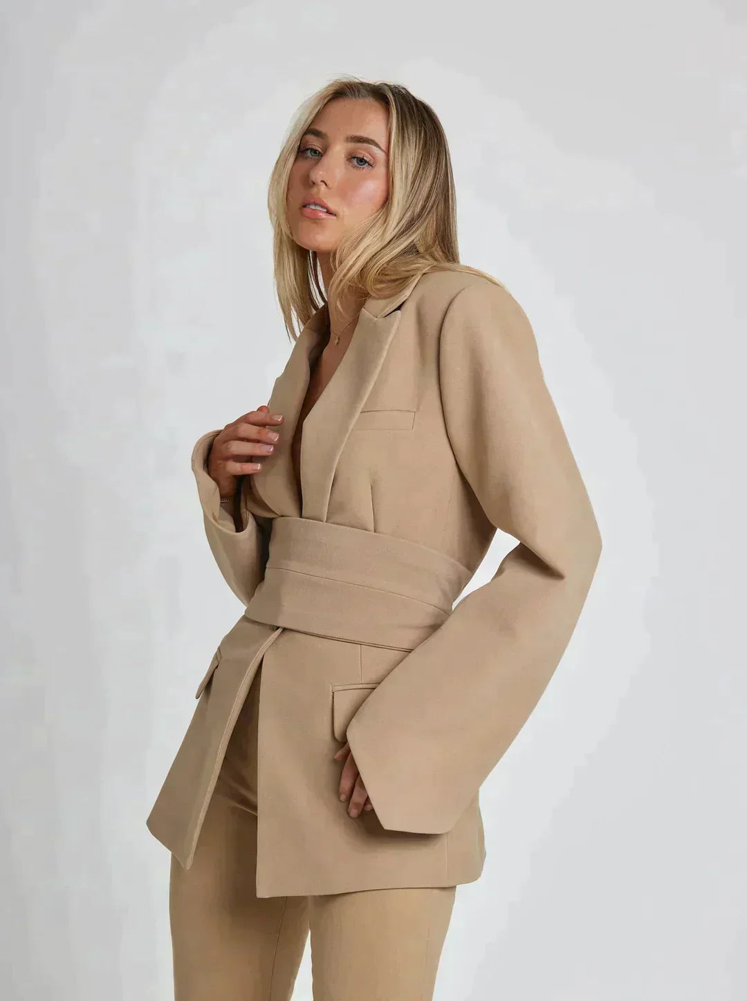 Force | Elegant blazer for women of all ages