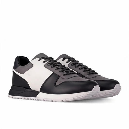 Low-Top Runner Sneaker Black